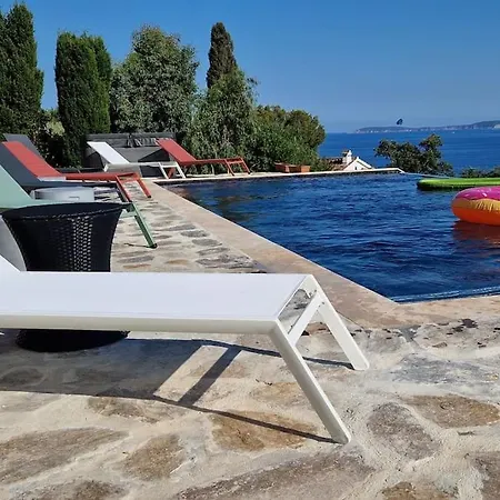 Vila Splendide Vue 180° A 500 M De La Le Lavandou